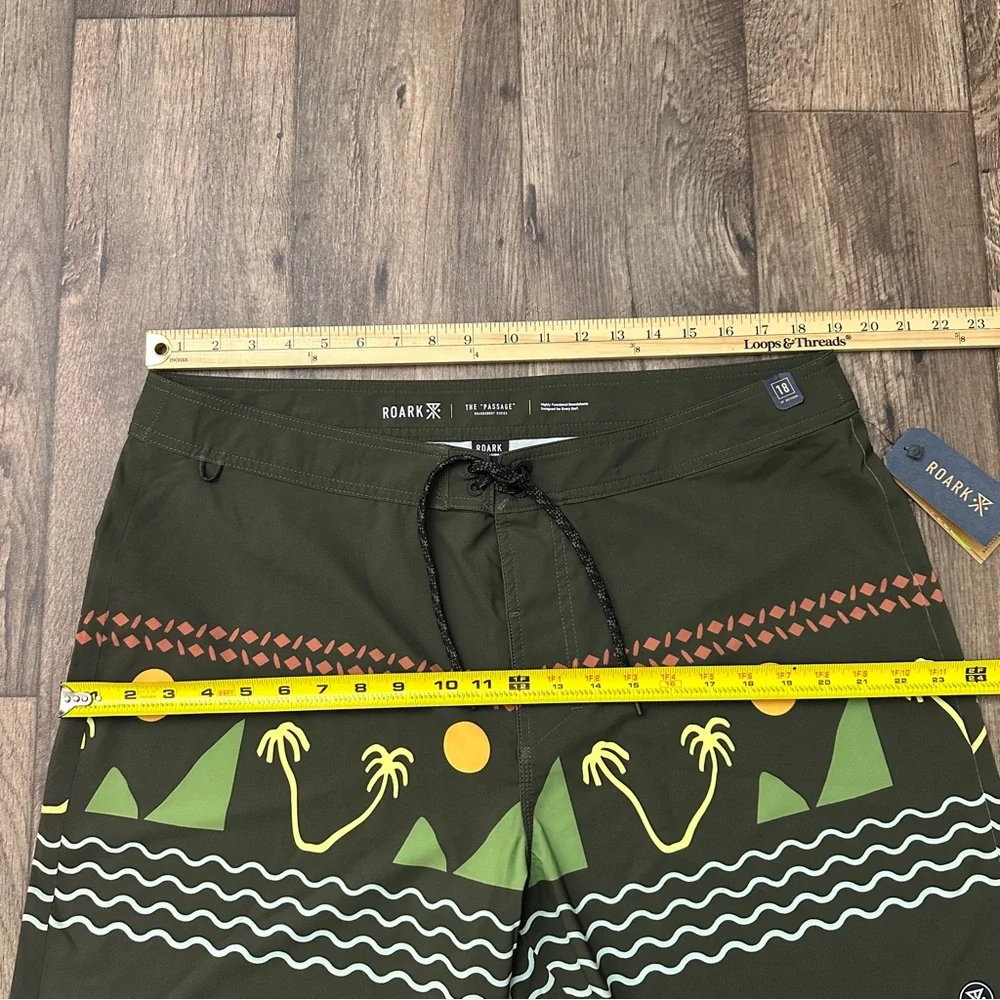 Roark Passage Primo 18” Island Time Boardshorts Surf Men’s Size 38 Dark Military